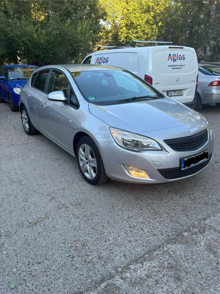 Opel Astra J- 2011-benzina-Euro 5