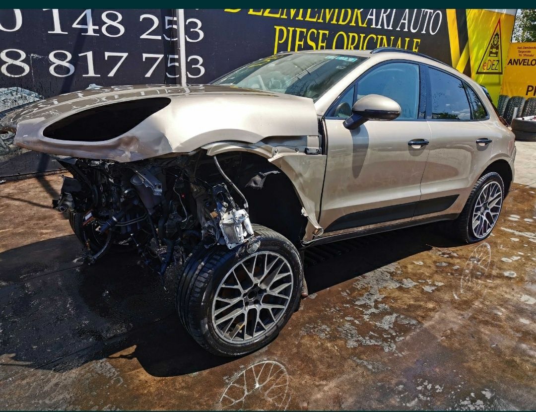 Dezmembrez PORSCHE macan/usa/interior/stop