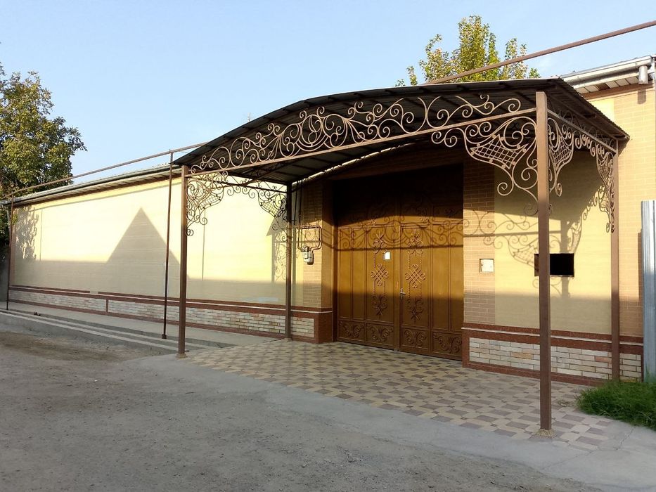 6 sotihli hovli uy sotiladi