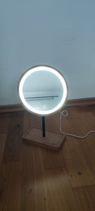 Lampa machiaj cu lumina
