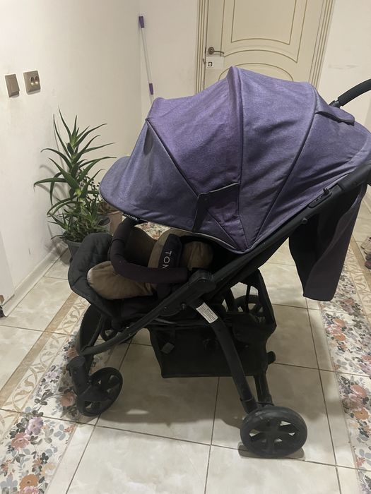 Коляска детская, кровать,стол для кормления