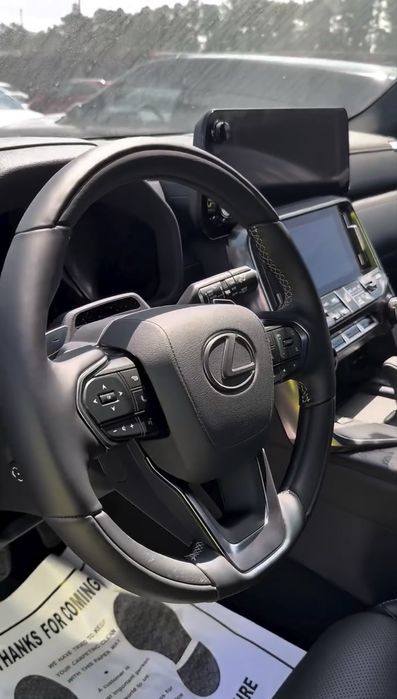 Lexus LX700h 2025