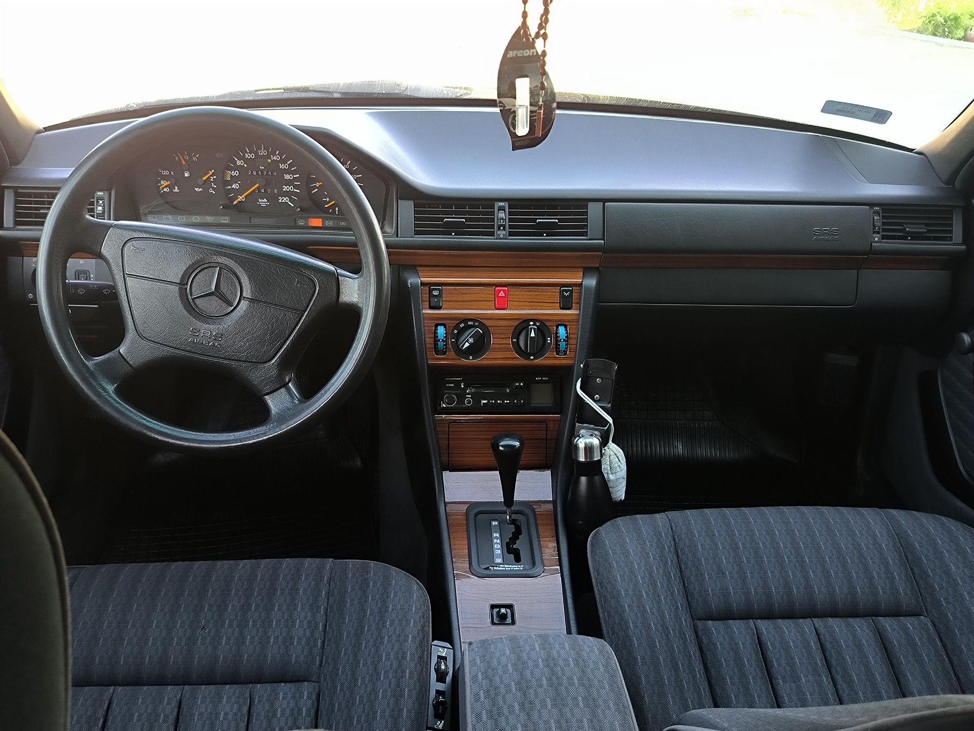 Mercedes Benz w124 3.0l Diesel automat vehicul Istoric