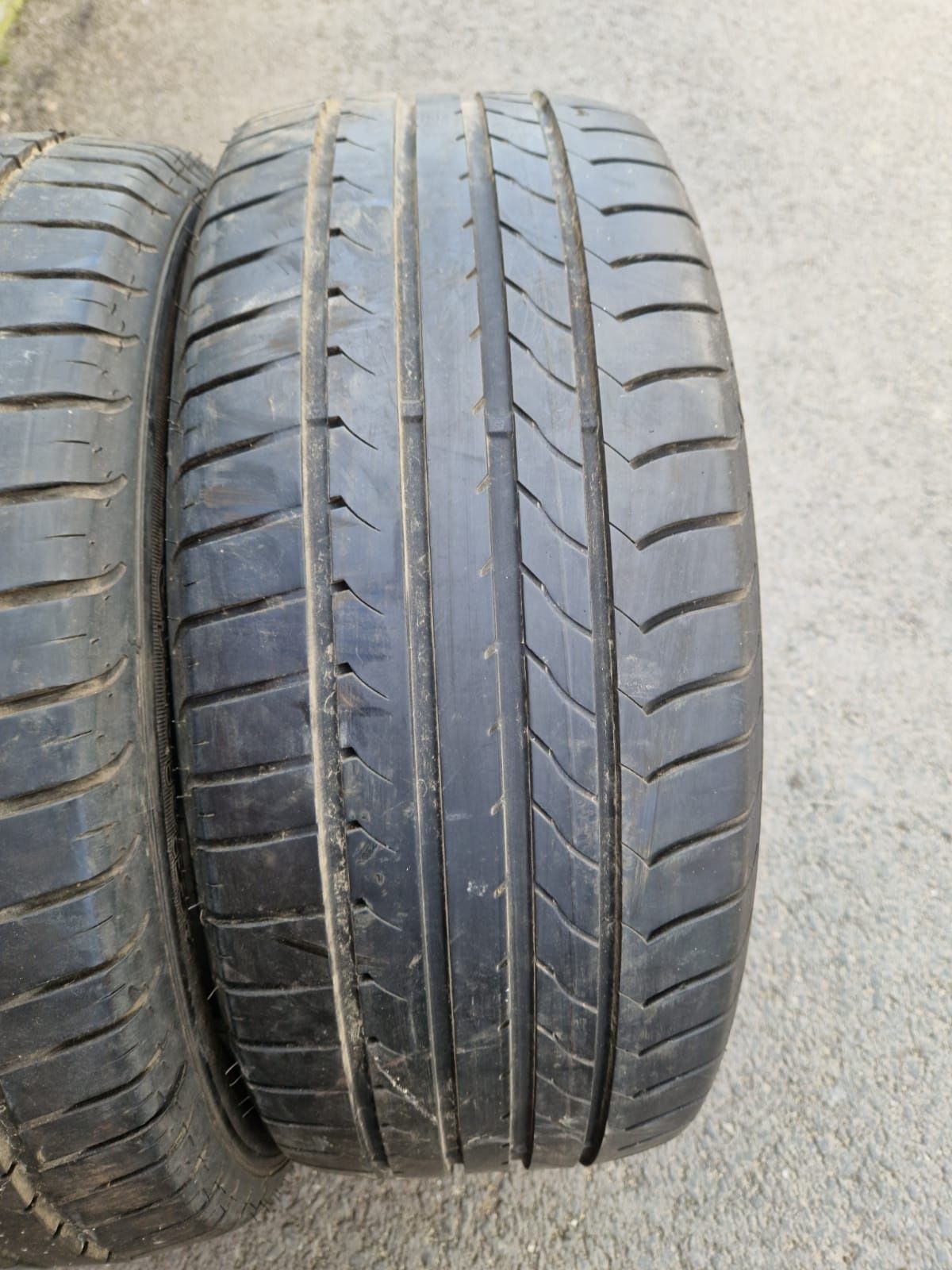 2 Cauciucuri de Vară GoodYear Efficient Grip 215/50R17 din Germania