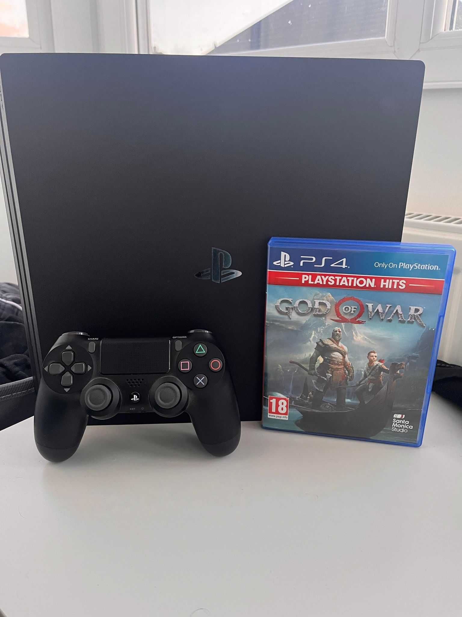 PS4 + God of War (2018)