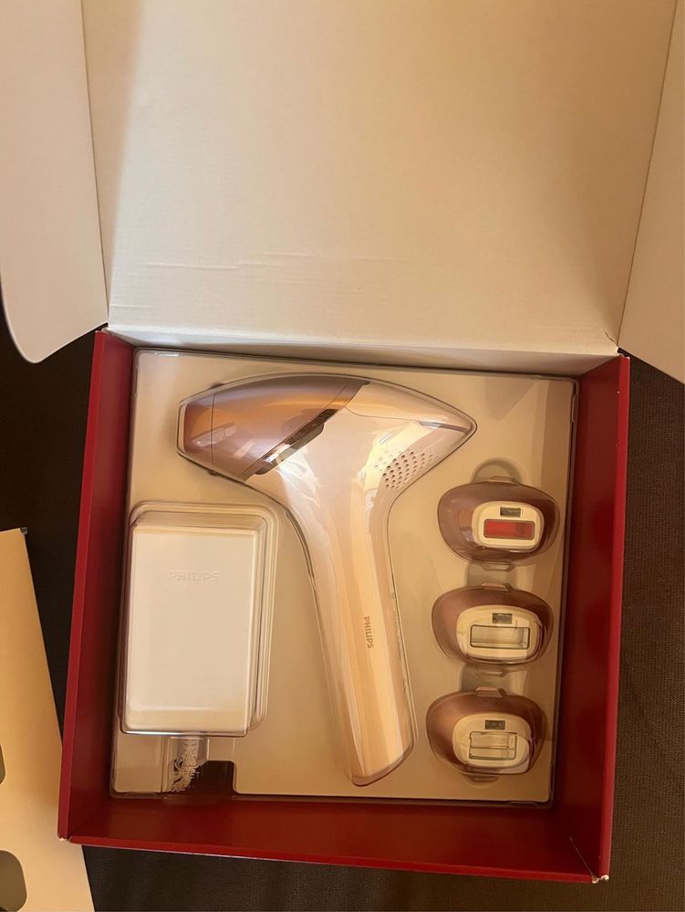 Фотоепилатор Philips Lumea Seria 9000