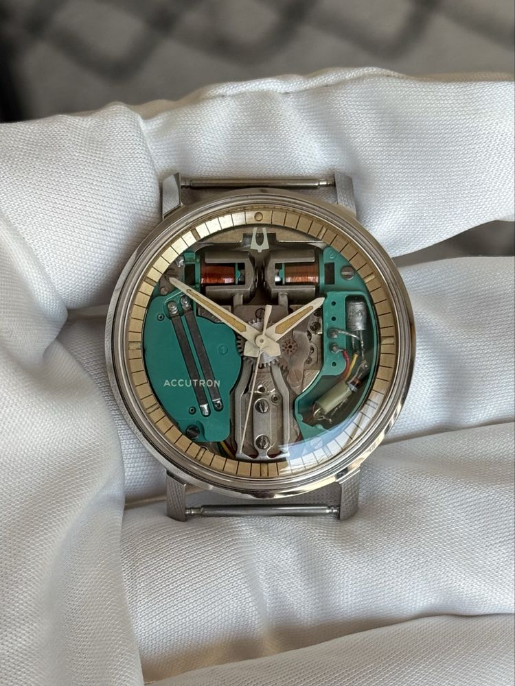 Часовник BULOVA ACCUTRON 214 SPACEVIEW 1964 M4 Камертон