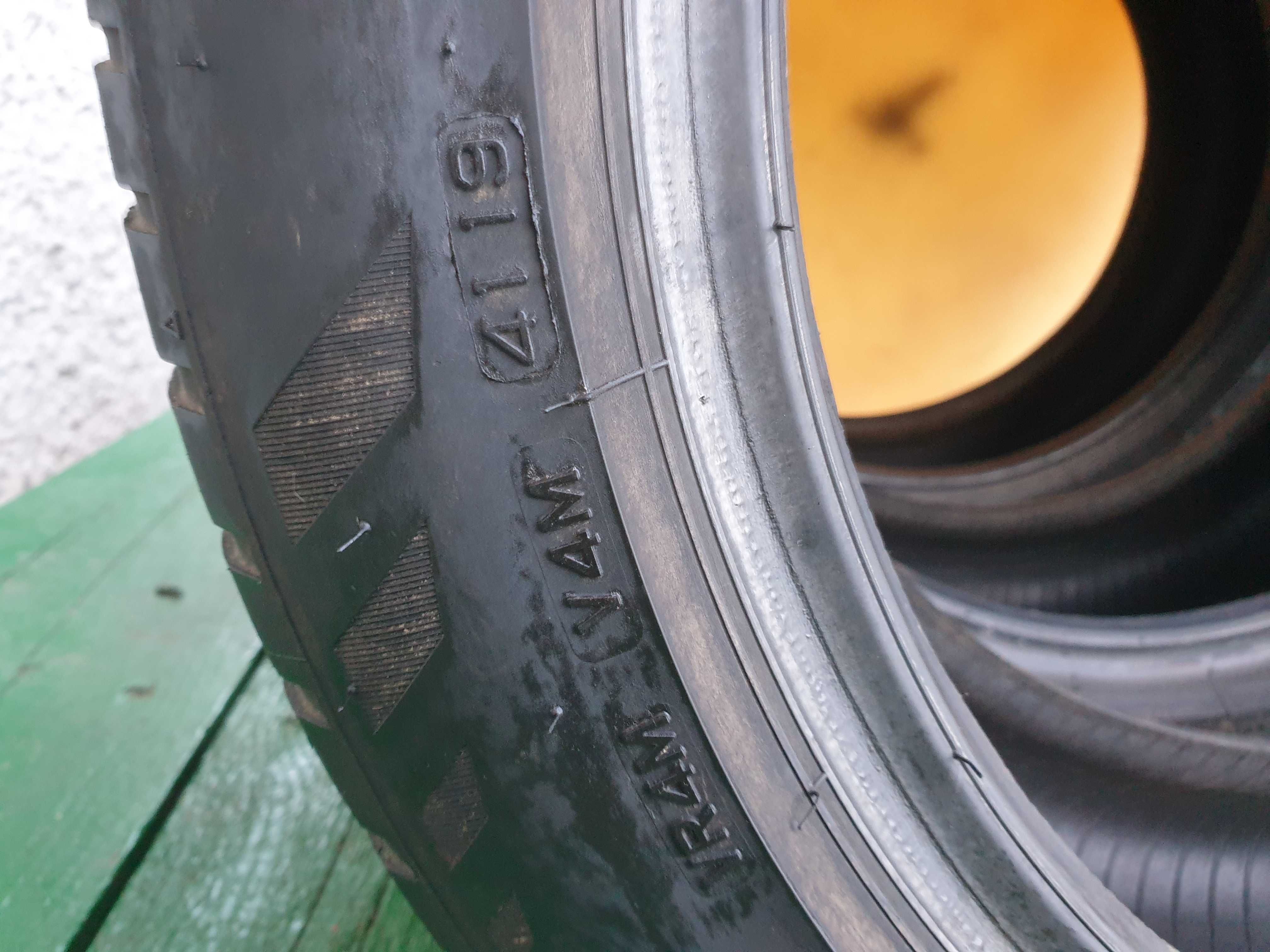 Anvelope Bridgestone 215 50 17 iarna