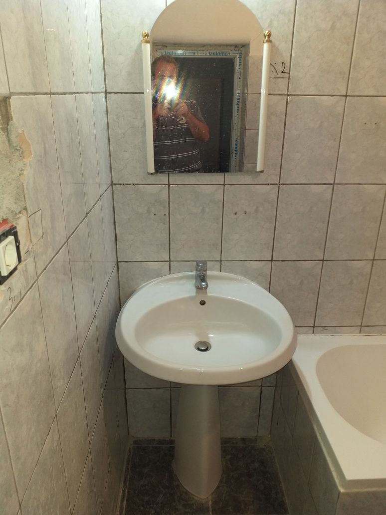 Chiuveta baie cu picior stare excelenta.