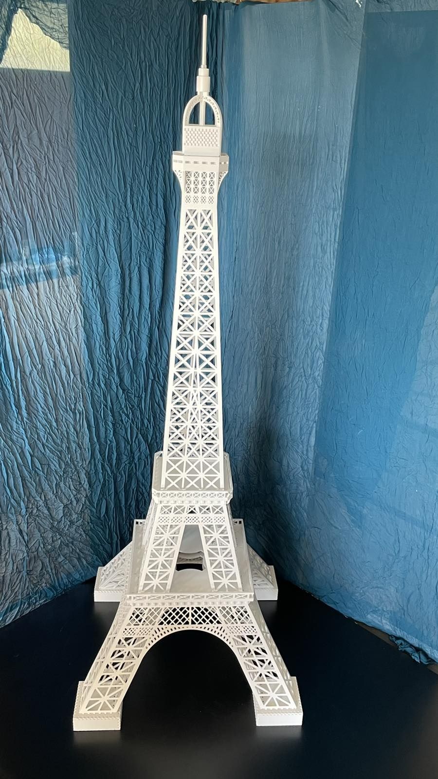 Айфеловата кула макет.от MDF 213см. Височина 75 см.  На 75см ширина
