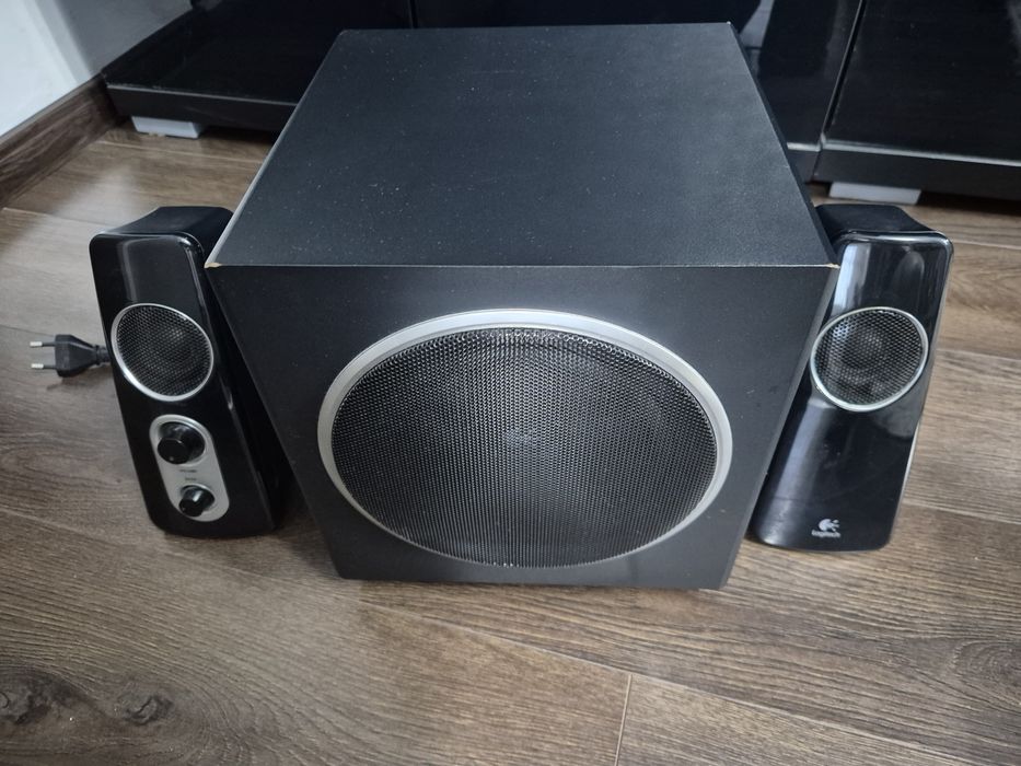 BOXE Logitech 2.1