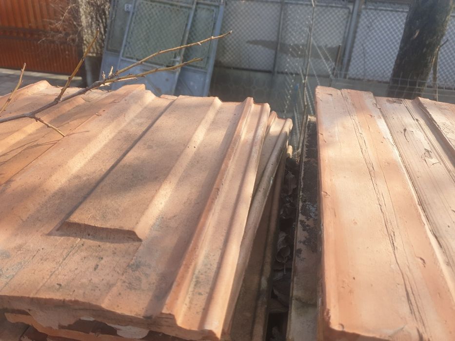 Vând tigla veche  stare foarte buna