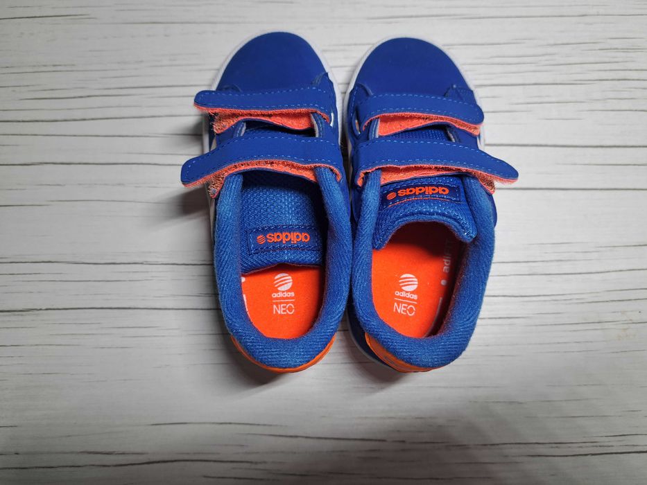 Детски маратонки adidas за момче