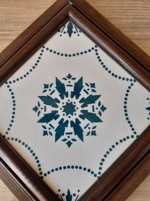 Vand suport faianta pt."lucruri incinse" deosebit