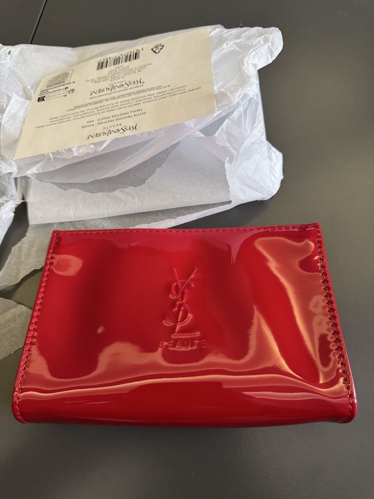 Оригинална козметична чантичка на YSL Beaute