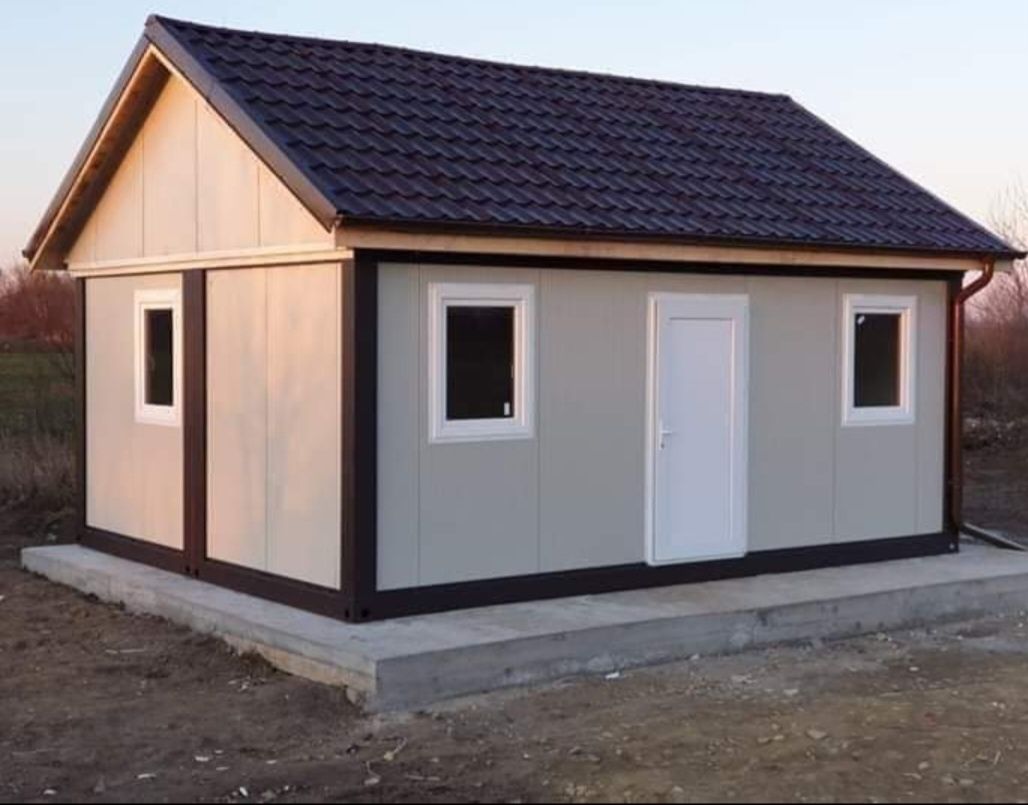 Vând case pe structura metalica