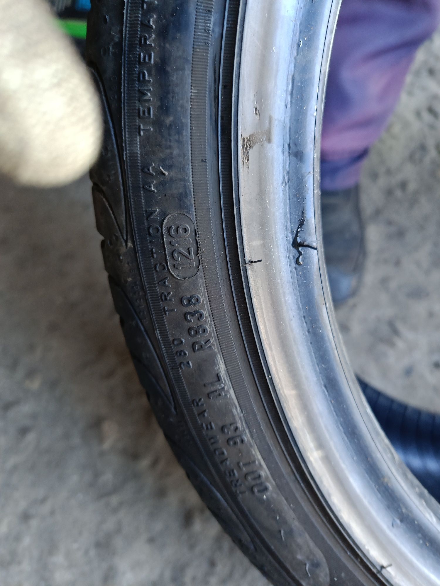 Летни гуми -17цола-215/40-1бр.-65лв."PIRELLI"