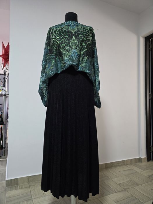 Bluza cu imprimeu animal print verde, maneci tip fluture