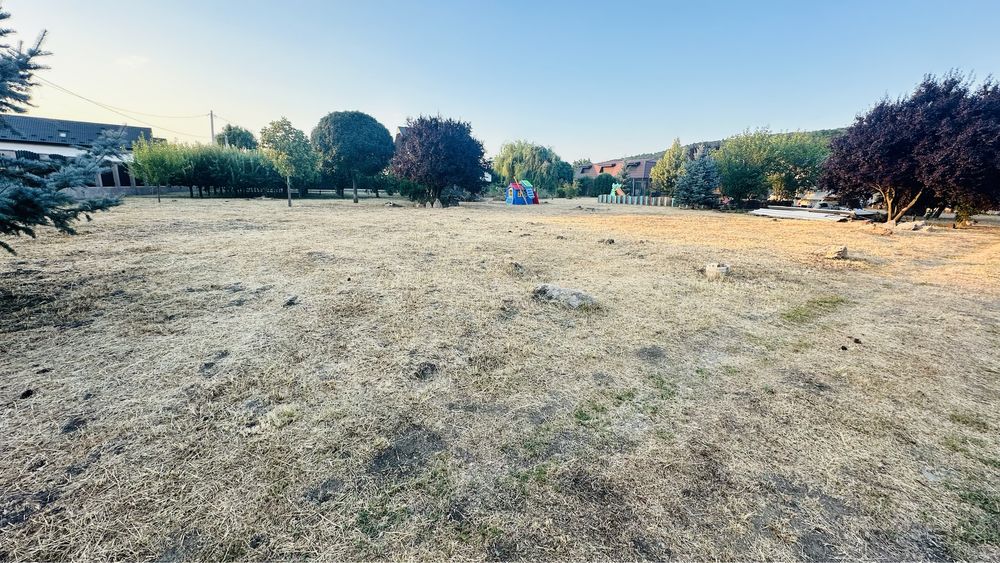 Vând Teren cu Casa 4000m2 Munteni Jos