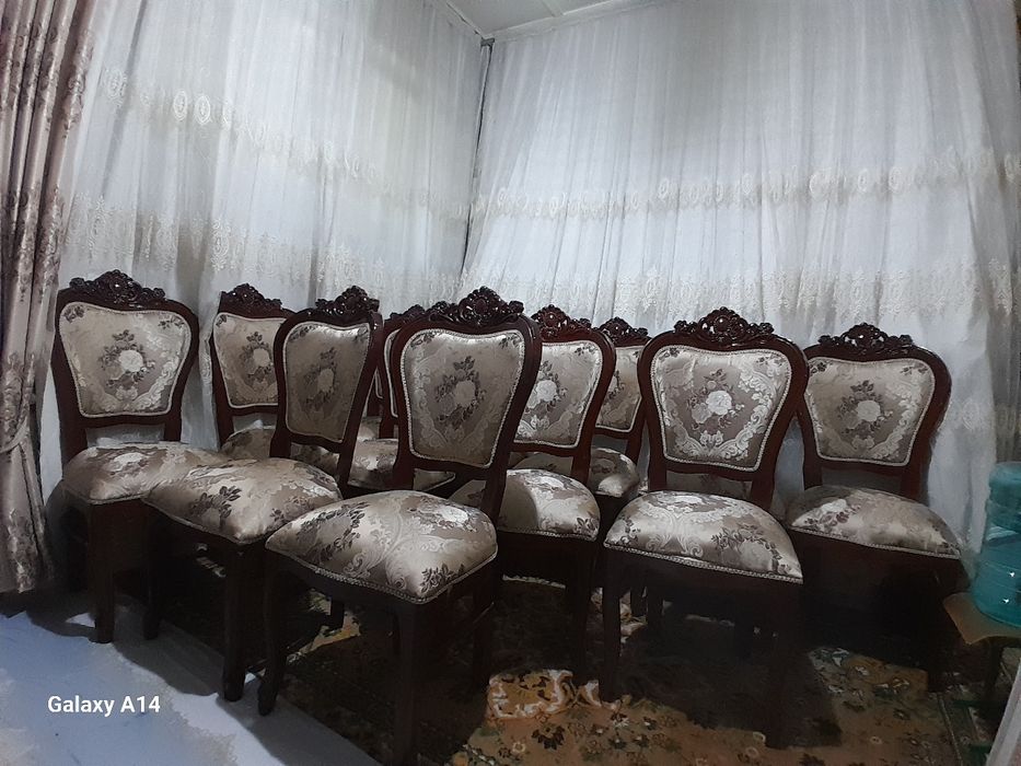 Stol stul sotiladi srochnaaa. Materiali yongʻoq ikkalasiniyam.