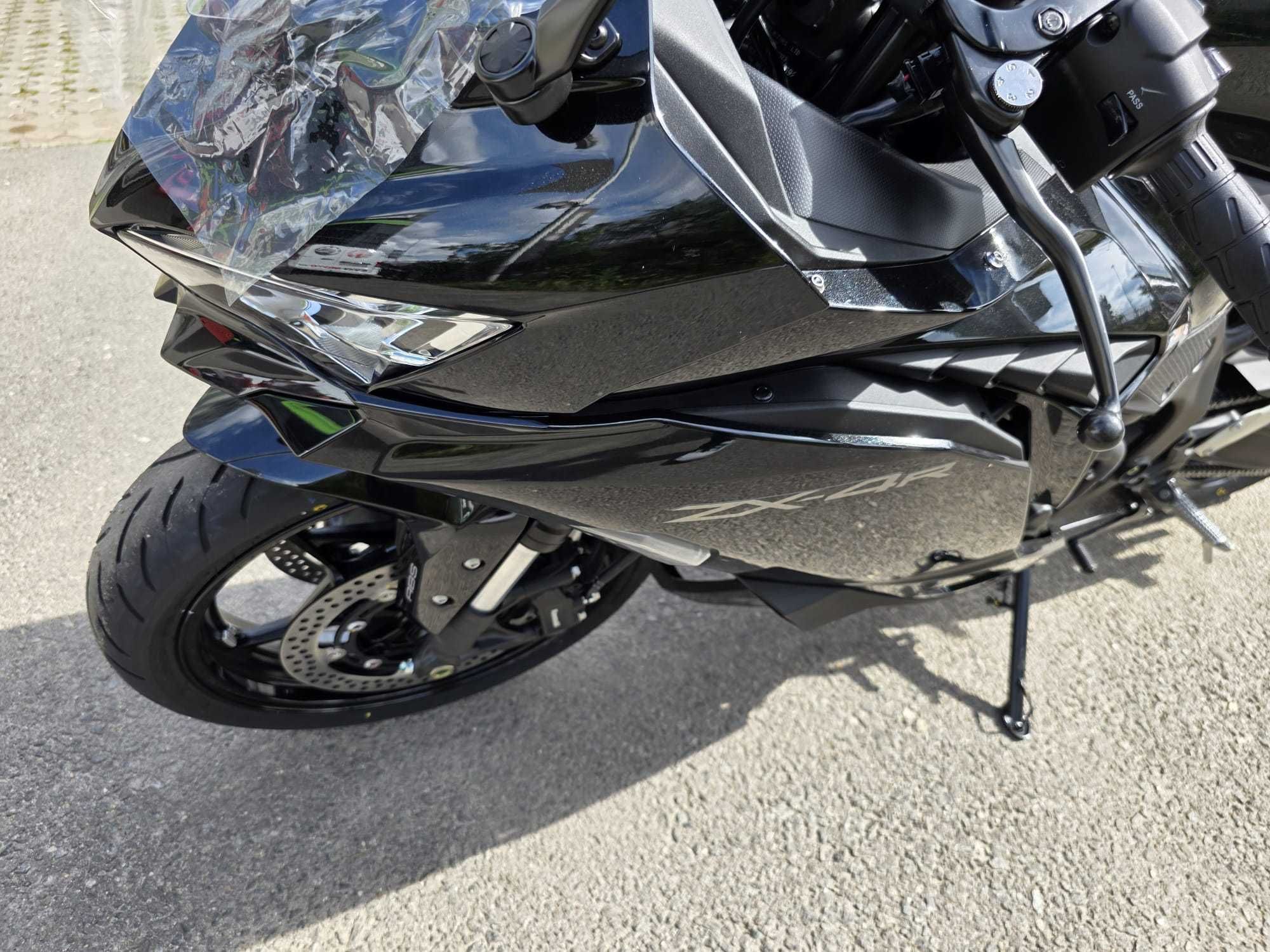 Motocicleta noua Kawasaki ZX-4R 2025 in stoc