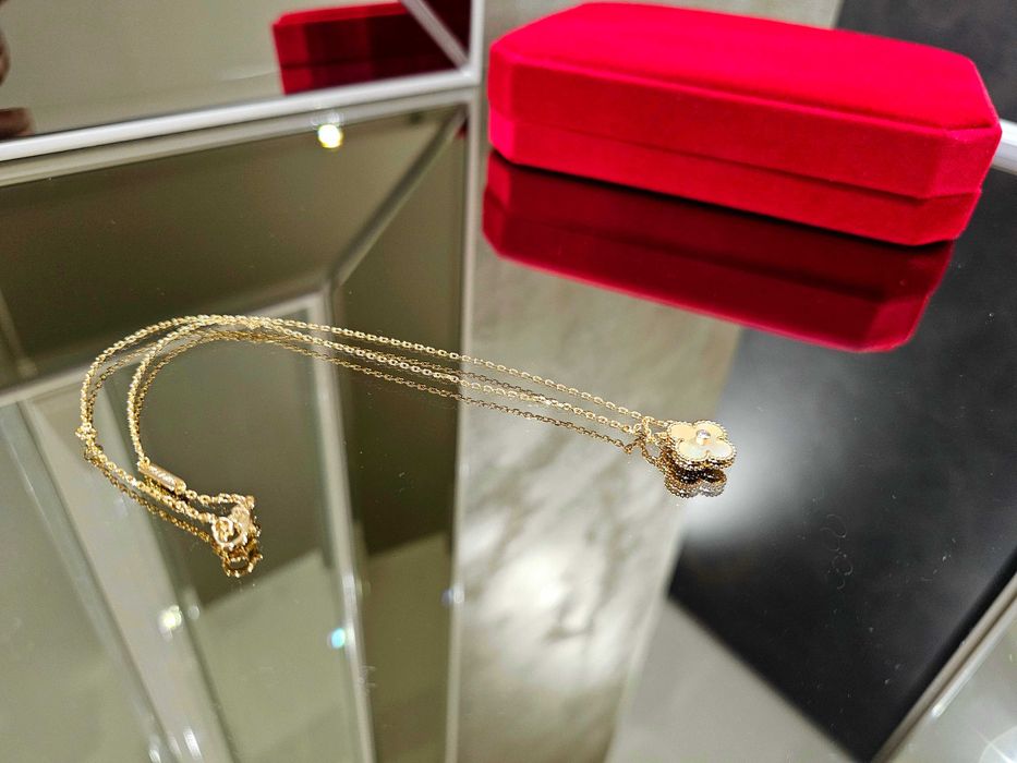 Van Cleef & Arpels VCA Rose Cream Mother of Pearl Diamond Clover Колие