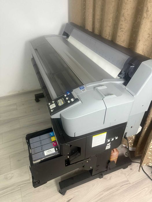 Epson SureColor SC-F6300 – aproape nouă, sub 100 m² printați