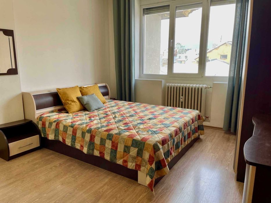 Дава се под наем Тристаен апартамент в София, Център - 77 кв.м за 700 € - Снимка #3