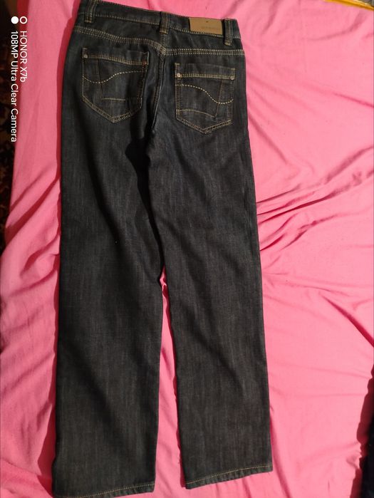 Продам джинсы на мальчика