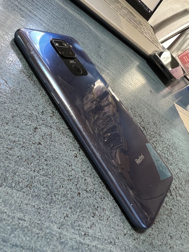 Xiaomi Redmi Note 9 4/128gb - отличен