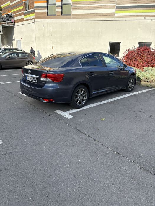 Toyota Avensi facelift