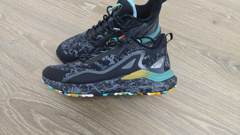 Новые кроссовки Xtep, очень удобные и красивые кроссовки оригинальные