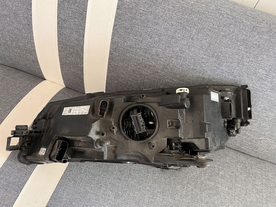 Десен фар за Skoda Superb 3 facelift 2019-2024