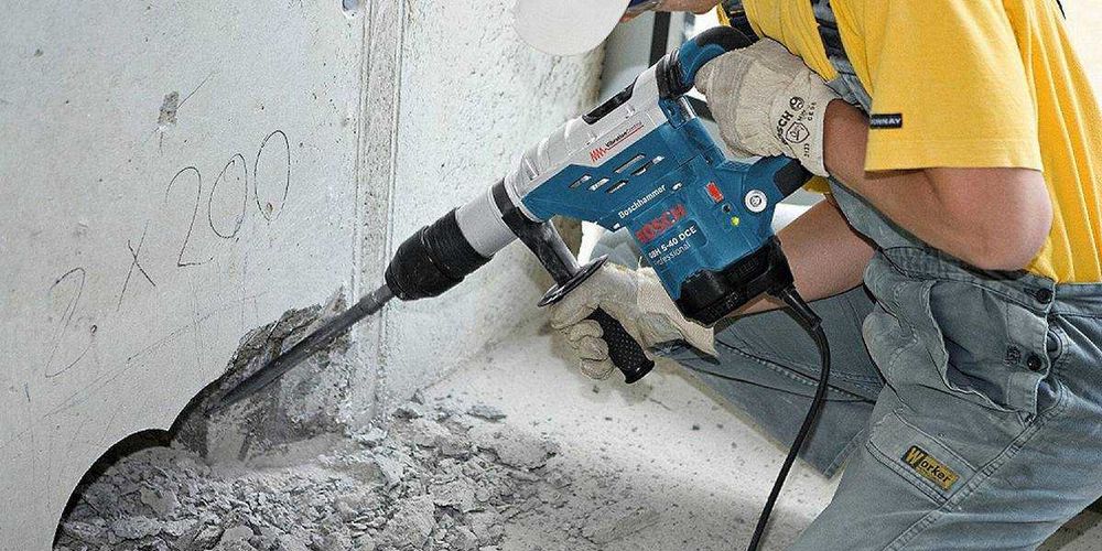 Демонтаж стен ,отверстия в бетоне ,снятие стяжки