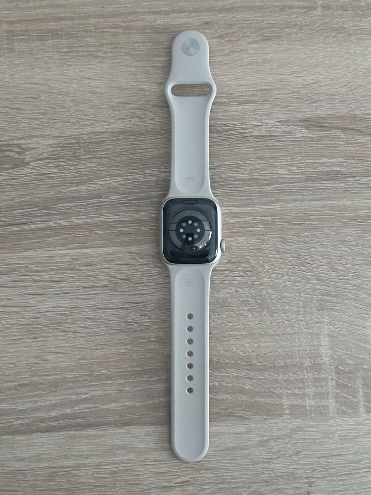Appl Watch 8 cu GPS Starlight Sport Band