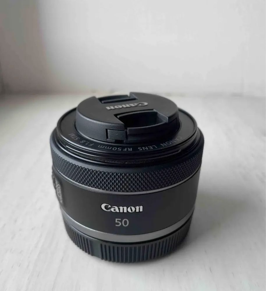 Продам Canon EOS RP