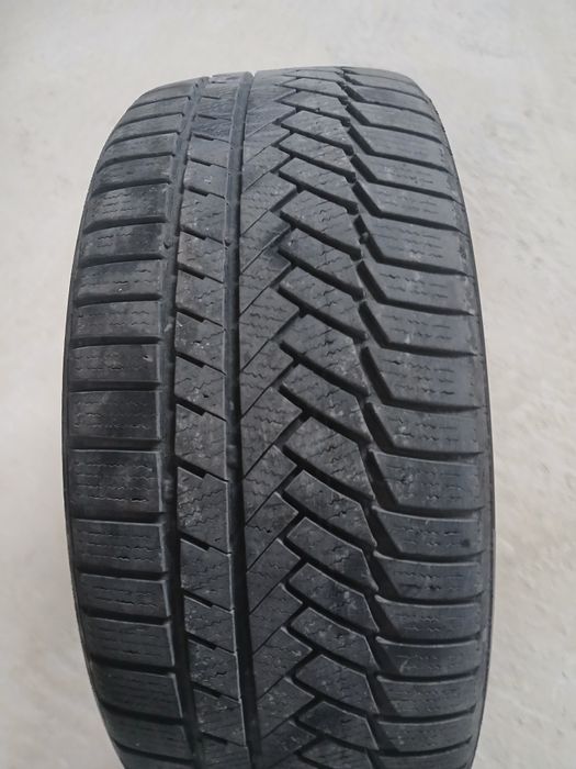 Зимни гуми континентал 235/45/18