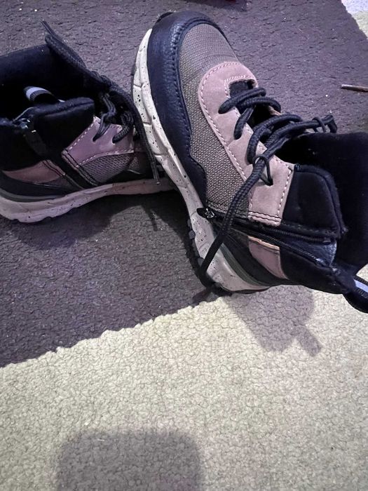 de vanzare incaltaminte pt copii!