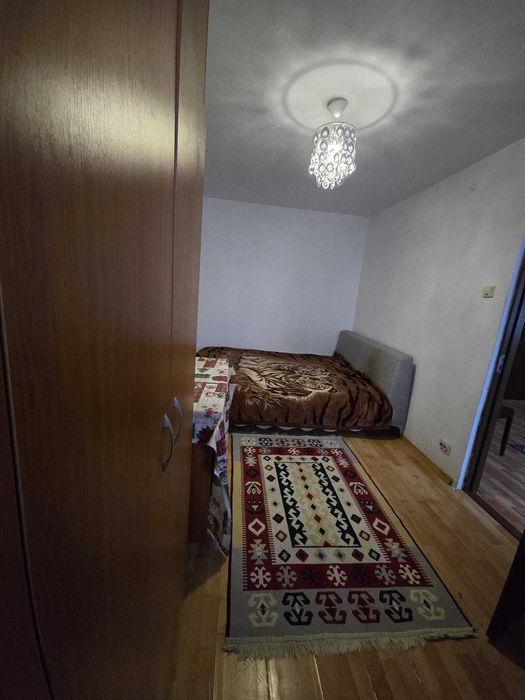 Vând apartamet 2 camere, parter, Ploiești – mobilat complet, 46.000 €