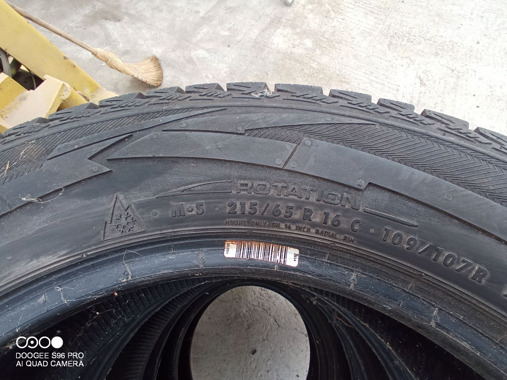 Гуми бус 215/65R16C