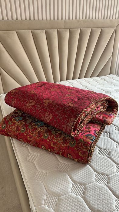 Продам корпешки одна 2000