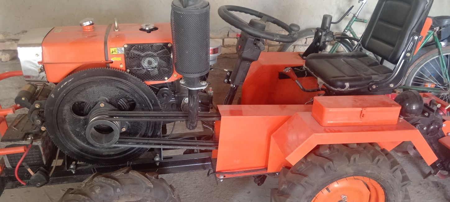 mini traktor 1105