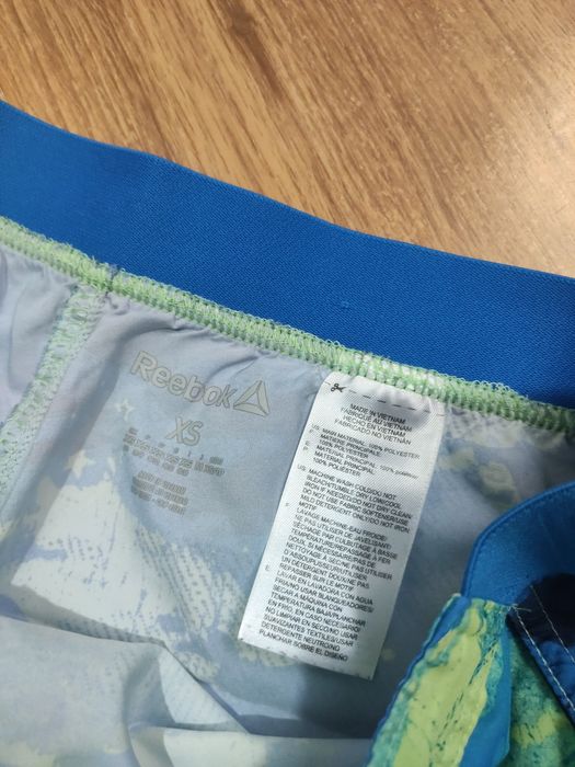 Pantaloni scurți de damă Reebok mărimea XS