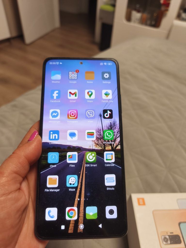 Телефон Xiaomi Redmi note 10 pro