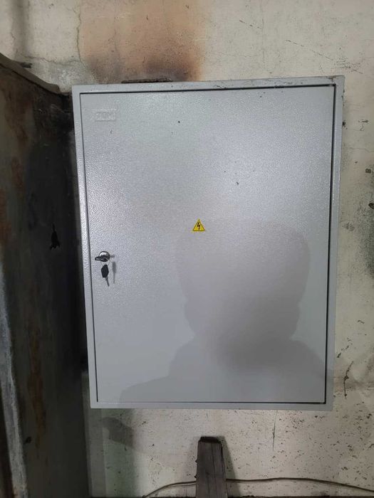 Щит электрический в сборе б/у