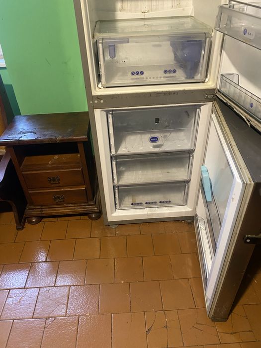 Combina frigorifica Whirlpool, clasa A+ cu capacitate totala 327 L