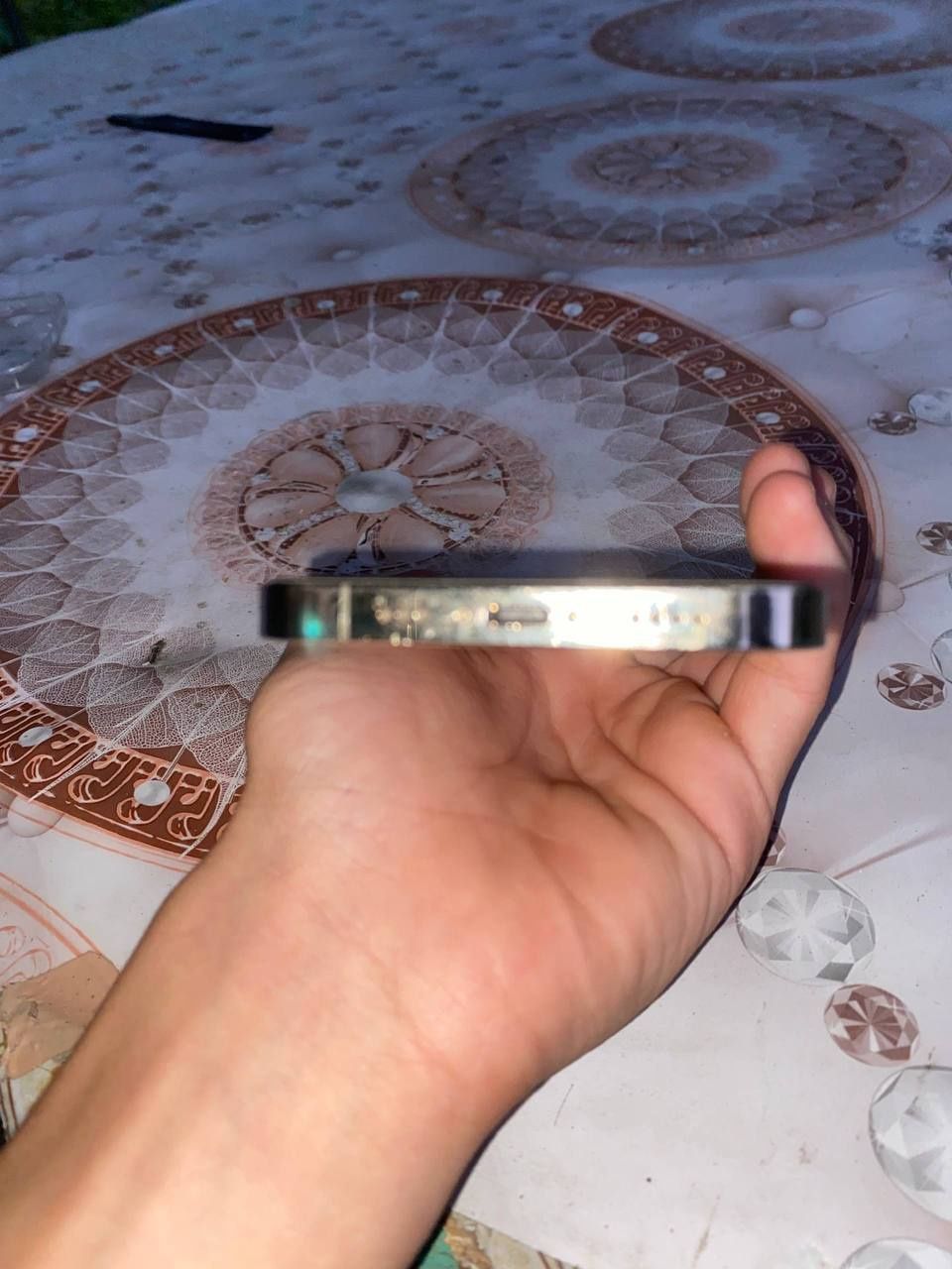 iPhone 12,karobka dokument yo'q
