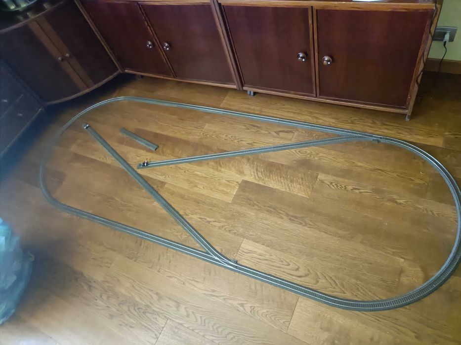 Macheta  circuit trenulet electric