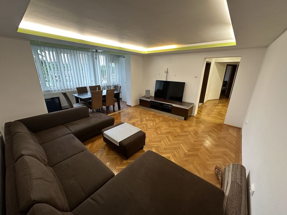 Proprietar vand Apartament cu 4 camere Spitalul judetean 110m renovat