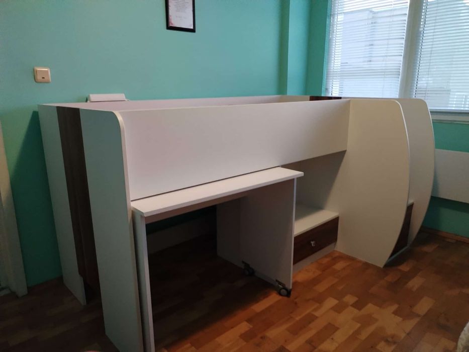 Детско легло с бюро